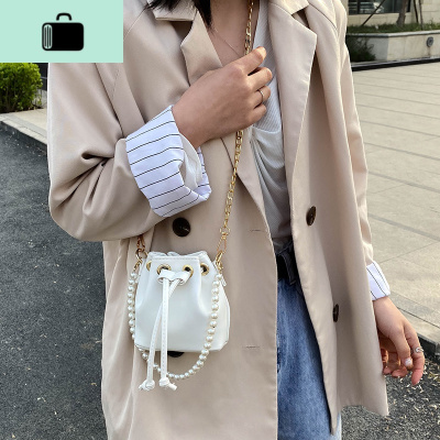 夏天小包包2020新款潮百搭ins网红珍珠单肩斜挎包质感链条水桶包NEW LAKE女士单肩包