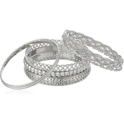 GUESS手链套装件套金属质感女款百搭锁骨链无扣设计礼盒装