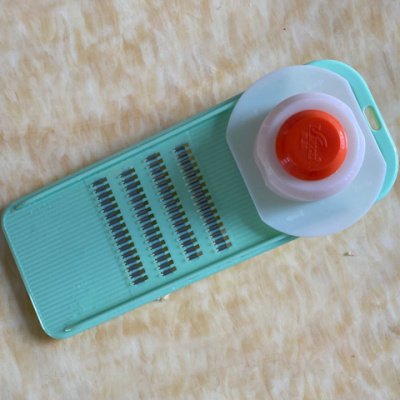 饭店食堂专用土豆丝擦丝器方丝擦子刨丝器切丝刀擦方洋芋擦 敬平 湖蓝色2毫米圆孔+护手削皮器/切丝器