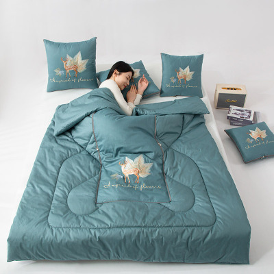 全棉刺绣抱枕被一鹿相随 永恒之爱绣花抱枕被刺绣两用二合一