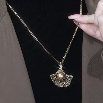 2025秋冬新款轻奢气质银杏叶项链女长款吊坠个性时尚高端毛衣链送女朋友老婆情人节七夕生日礼物