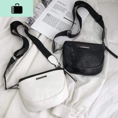 韩版半圆马鞍包包女2020新款潮网红小黑包时尚休闲百搭单肩斜挎包NEW LAKE女斜挎包