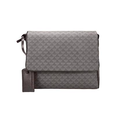 Emporio Armani男士翻盖单肩斜挎包 皮革可调节肩带 时尚休闲包