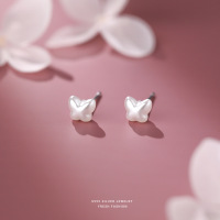 新款蝴蝶珍珠银针耳钉时尚小巧气质耳环女ins风韩系高级简约耳饰送女朋友老婆情人节七夕生日礼物