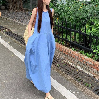 法式茶歇蓝色连衣裙女新款夏季宽松复古气质圆领无袖背心长裙子潮
