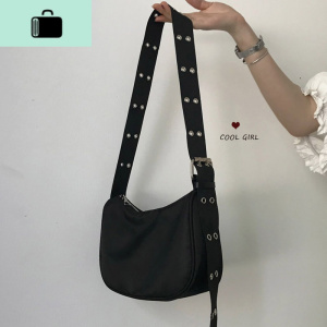 2020新款韩版网红款设计感双排扣斜跨包女时尚百搭手提单肩腋下包NEW LAKE 黑色女手包 黑色