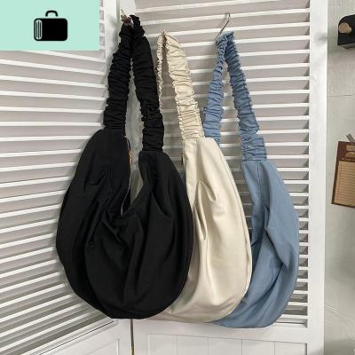 日系ins原宿暗黑港风大容量少女斜挎包女复古百搭韩版学生饺子包NEW LAKE