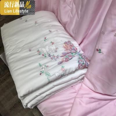 粉色刺绣天丝夏被蝴蝶刺绣夏凉被空调被双人200*230薄被子可水洗 三维工匠