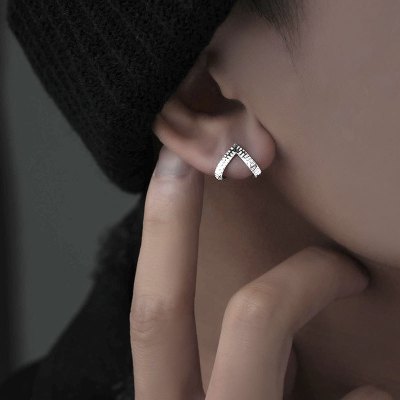 极简时尚男款耳钉ins潮欧美冷淡风小众设计个性新嘻哈羊角耳环送女朋友老婆情人节七夕生日礼物