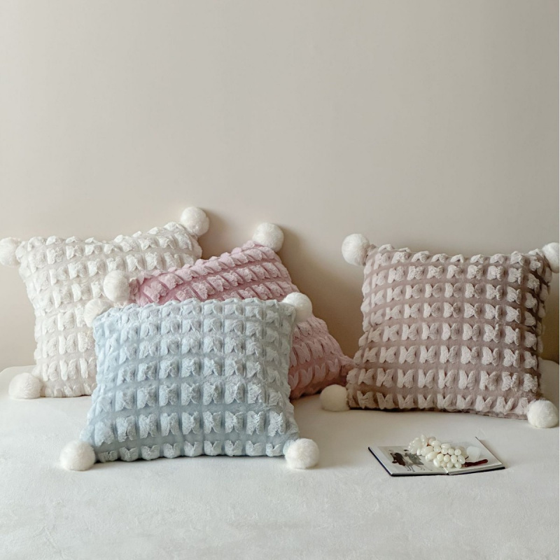 立体剪花暖绒抱枕被简约牛奶绒两用二合一车载沙发靠垫被