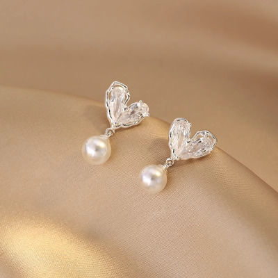 s999足银爱心锆石珍珠耳钉女气质小众独特简约百搭耳饰批发送女友送女朋友老婆情人节七夕生日礼物