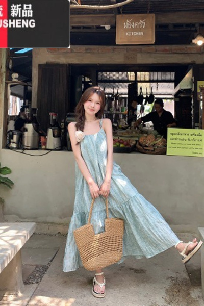 YIBUSHENG椿岛学院~薄荷绿扎染吊带连衣裙女季小清新宽松度假长裙