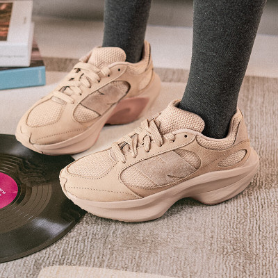 NEW BALANCE男鞋女鞋2025新款运动鞋时尚潮流舒适户外健身跑步休闲鞋