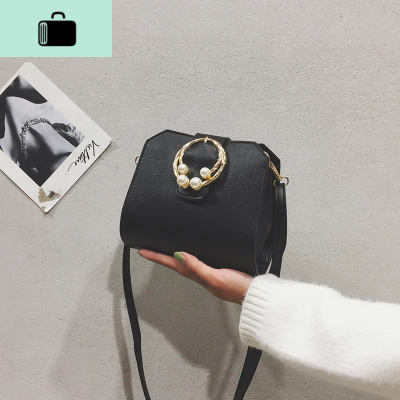 珍珠小包包女2020新款韩版百搭质感斜挎包chic港风复古贝壳单肩包NEW LAKE女斜挎包