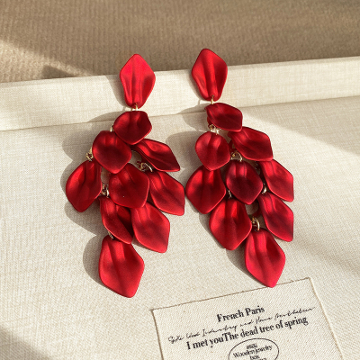 红色耳环2024新款高级感花瓣流苏耳坠夸张耳饰女小众独特耳钉送女朋友老婆情人节七夕生日礼物