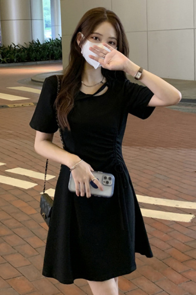 黑色连衣裙女年夏季新款小个子抽绳显瘦气质修身赫本风短裙子