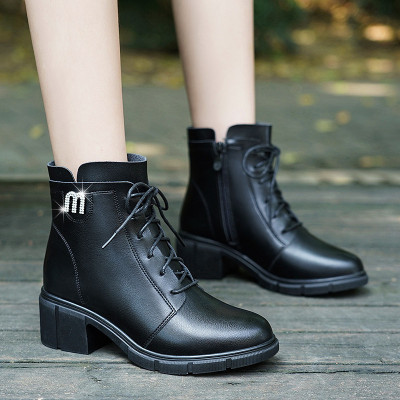 马丁靴女冬季新款妈妈短靴舒适粗跟防滑厚底短筒中年女士靴子