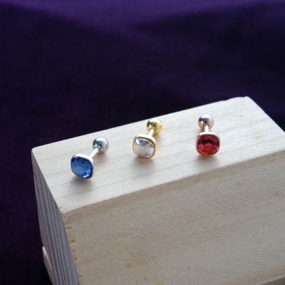 韩国进口小巧单个方钻耳骨钉简约气质大方旋转圆球拧堵送女朋友老婆情人节七夕生日礼物