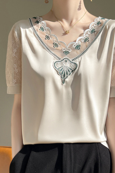 V领蕾丝短袖T恤女夏薄宽松套头半袖打底体恤短款显瘦洋气缎面上衣