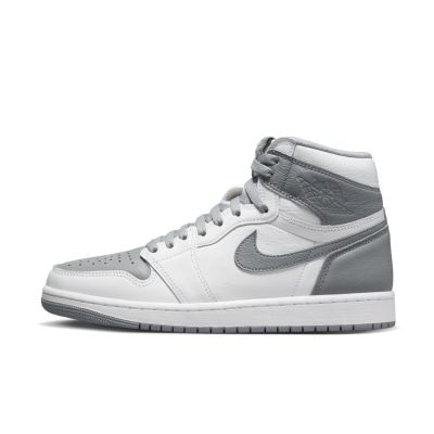 NIKE AIR JORDAN 1耐克经典篮球鞋复古时尚男鞋555088-037 Z