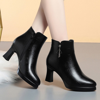 短靴女秋冬季新款舒适百搭加绒高跟女靴防水台不累脚中年女士靴子