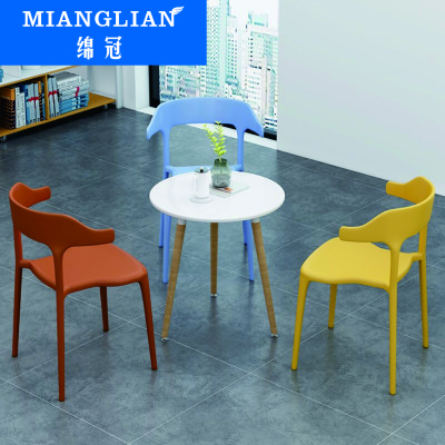 绵冠MIANGUAN习餐饮桌洽谈桌接待桌组合餐桌学习桌现代简约咖啡厅快餐甜品店创意休闲桌一桌三椅