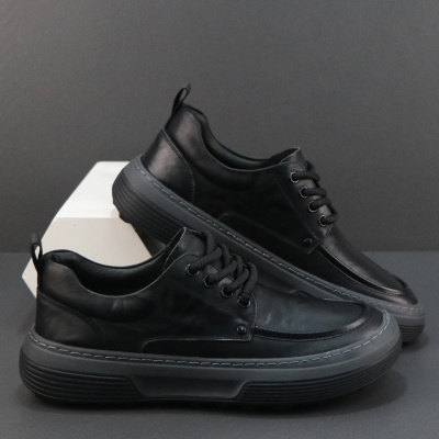 头层牛皮男鞋新款秋季真皮透气防臭休闲皮鞋防滑耐磨百搭板鞋