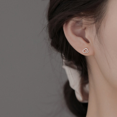 S999足银云朵耳钉女养耳洞2024年新款耳饰高级小众设计感批发送女朋友老婆情人节七夕生日礼物