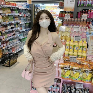 两件套女秋季新款纯欲挂脖小众性感吊裙带气质高级感连衣裙开衫