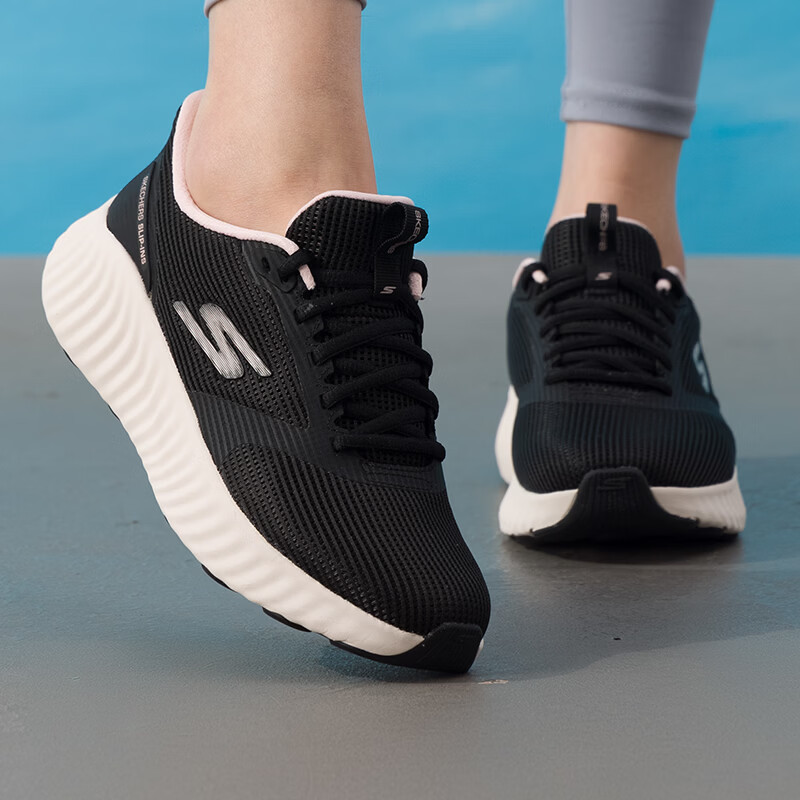 斯凯奇 女款缓震跑步鞋 129370/BKLP-10双