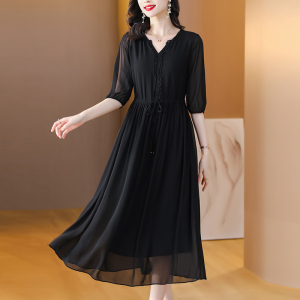 真丝桑蚕丝连衣裙女装夏季2024新款小个子年轻妈妈长裙子