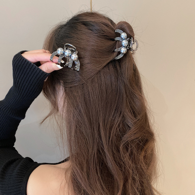 高档皇冠珍珠中号发夹女小众高级感抓夹后脑勺半扎发鲨鱼夹子顶夹送女朋友老婆情人节七夕生日礼物