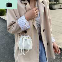 夏天小包包2020新款潮百搭ins网红珍珠单肩斜挎包质感链条水桶包NEW LAKE女士单肩包