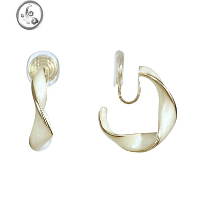 JiMi奶白色法式复古耳圈 蚊香盘耳夹无耳洞女气质温柔高级耳饰耳环