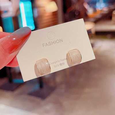 S925银针韩版新款设计感滴釉白色耳环女白色气质几何形耳钉耳饰品送女朋友老婆情人节七夕生日礼物