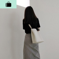 宽肩带ins米色网红水桶包包女斜挎包韩版百搭大容量夏季单肩跨包NEW LAKE