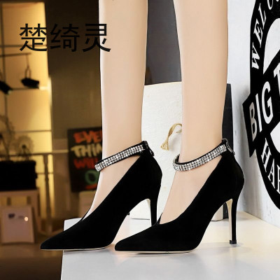 楚绮灵-欧美风时尚夜店显瘦镂空字口金属水钻一字带高跟单鞋