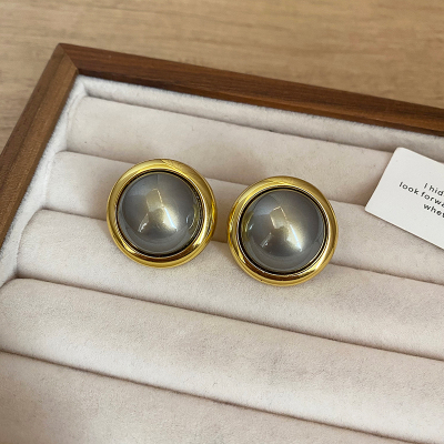 时尚精致珍珠耳环女轻奢小众设计高级感耳钉耳饰2025新款配饰送女朋友老婆情人节七夕生日礼物