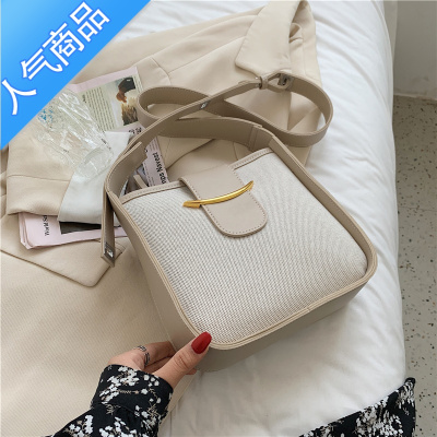 FENGHOU小众斜挎帆布包日系大容量通勤包大包包女2021新款夏季百搭水桶包女斜挎包