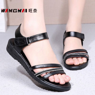 旺奈中年凉鞋女夏季坡跟平底皮凉鞋女式中跟凉鞋真皮软底妈妈鞋防滑软皮上班工作鞋女轻便舒适大码41-42