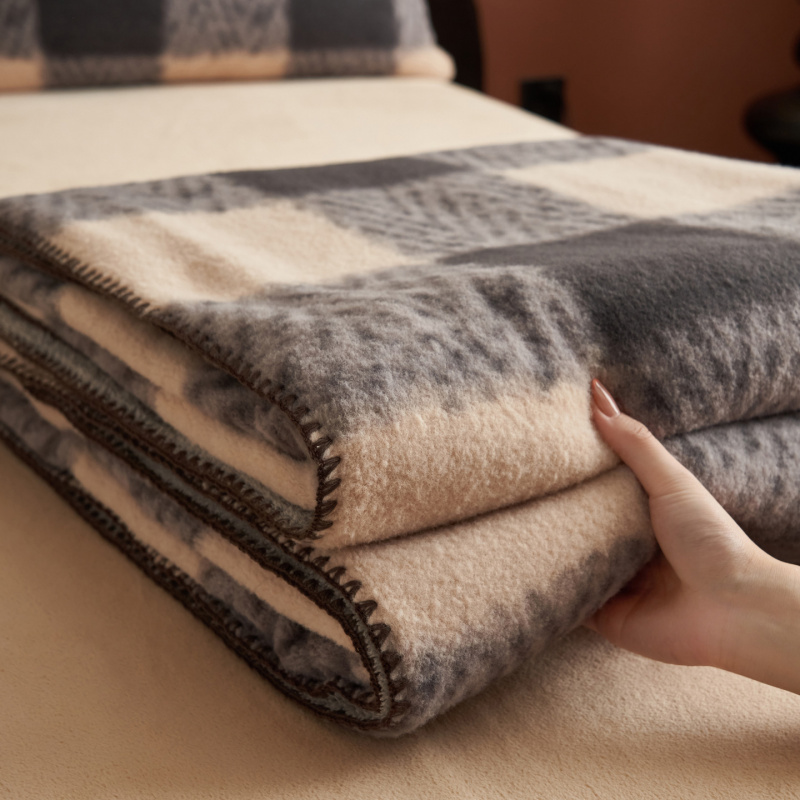 加厚仿羊绒毛毯牛奶绒儿童小毯子披肩毛巾毯珊瑚绒办公室午睡盖毯