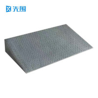 先围 铁板斜坡 100*30*10cm厚5mm 个