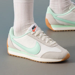 耐克(NIKE)女鞋新款运动鞋复古时尚PACIFIC低帮轻便耐磨休闲鞋HM4771-105 ZP