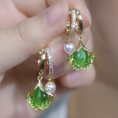 2025中国风轻奢复古绿色银杏叶耳扣高级感优雅时尚设计珍珠耳饰女送女朋友老婆情人节七夕生日礼物