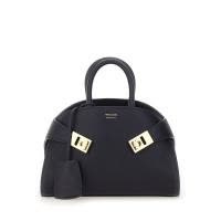 Ferragamo意大利小牛皮手拿包女款迷你潮酷百搭日常通勤HUG XS