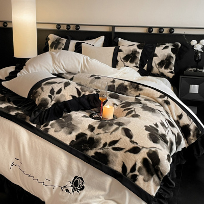 A类法式拼接绣花兔兔绒牛奶绒四件套冬季珊瑚绒保暖加厚被套床单