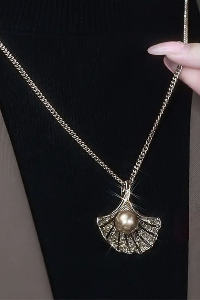 2025秋冬新款轻奢气质银杏叶项链女长款吊坠个性时尚高端毛衣链送女朋友老婆情人节七夕生日礼物