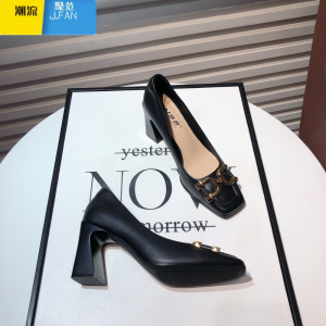 聚范法式复古方头粗跟单鞋女新款时尚金属扣浅口高跟鞋商务软皮职业鞋