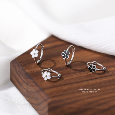 s999足银小花花瓣耳扣女小清新可爱小众设计高级轻奢滴胶耳饰批发送女朋友老婆情人节七夕生日礼物