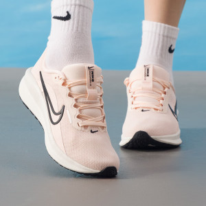 耐克(NIKE)女鞋新款户外运动鞋时尚休闲鞋防滑网面透气厚底跑步鞋FD6476-110 ZP